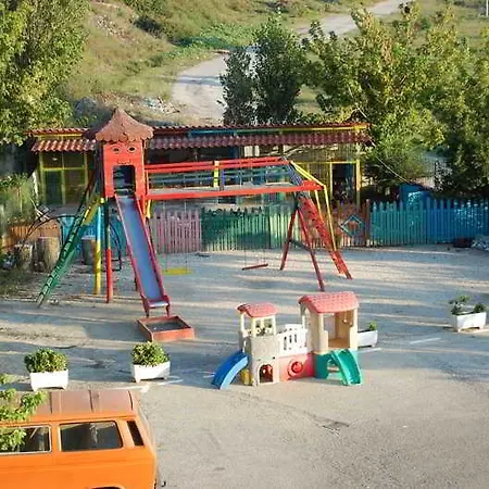Pilo Lala Konjat فندق