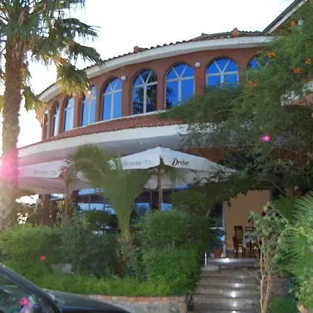 Pilo Lala Konjat 4* Lushnjë
